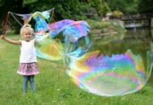 Dětský karneval v Libochovicích bude s klaunem a obřími bublinami