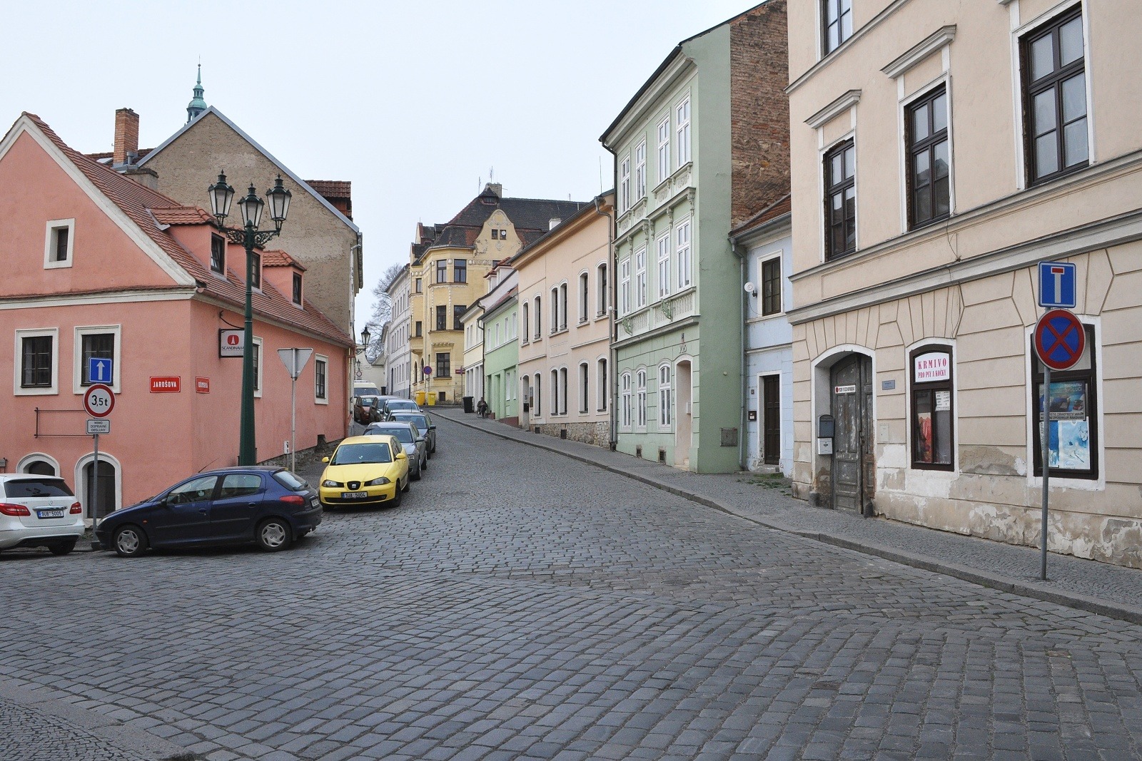 V Dómské ulici začnou opravy až po Velikonocích