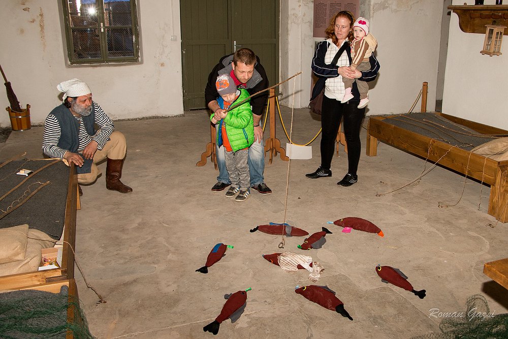 Splňte pohádkové úkoly a opečte si v Terezíně špekáček s čerty!