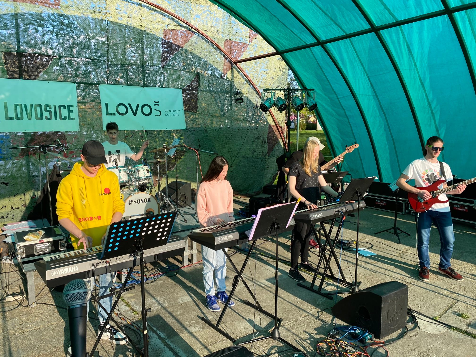 Přijďte si užít filmové melodie pod širým nebem!