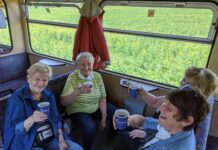 Zpříjemněte si cestu vláčkem nápoji v originálních plechovkách!