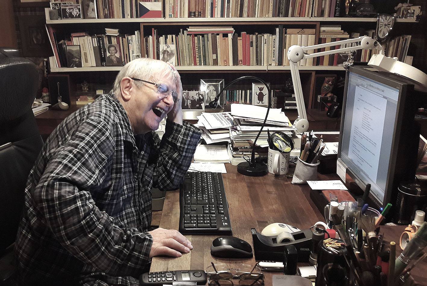 V Lovosicích zahájí výstavu grafik Jiřího Suchého