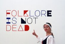 Terapie folklorem má v roudnické galerii úspěch