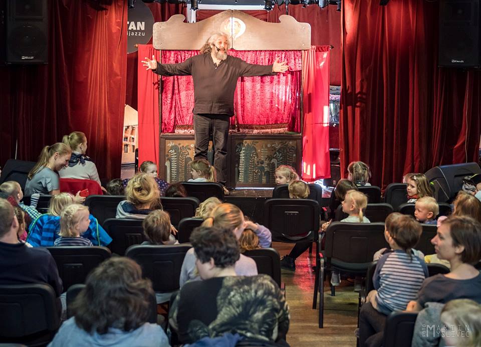 Přijďte diskutovat o stálé scéně pro Sváťovo dividlo!