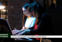 LOVOSICE: V Lovo Café byl poprvé k vidění čtyřruční klavír