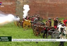 TEREZÍN: Deštivé počasí velkolepé Josefínské slavnosti nezkazilo