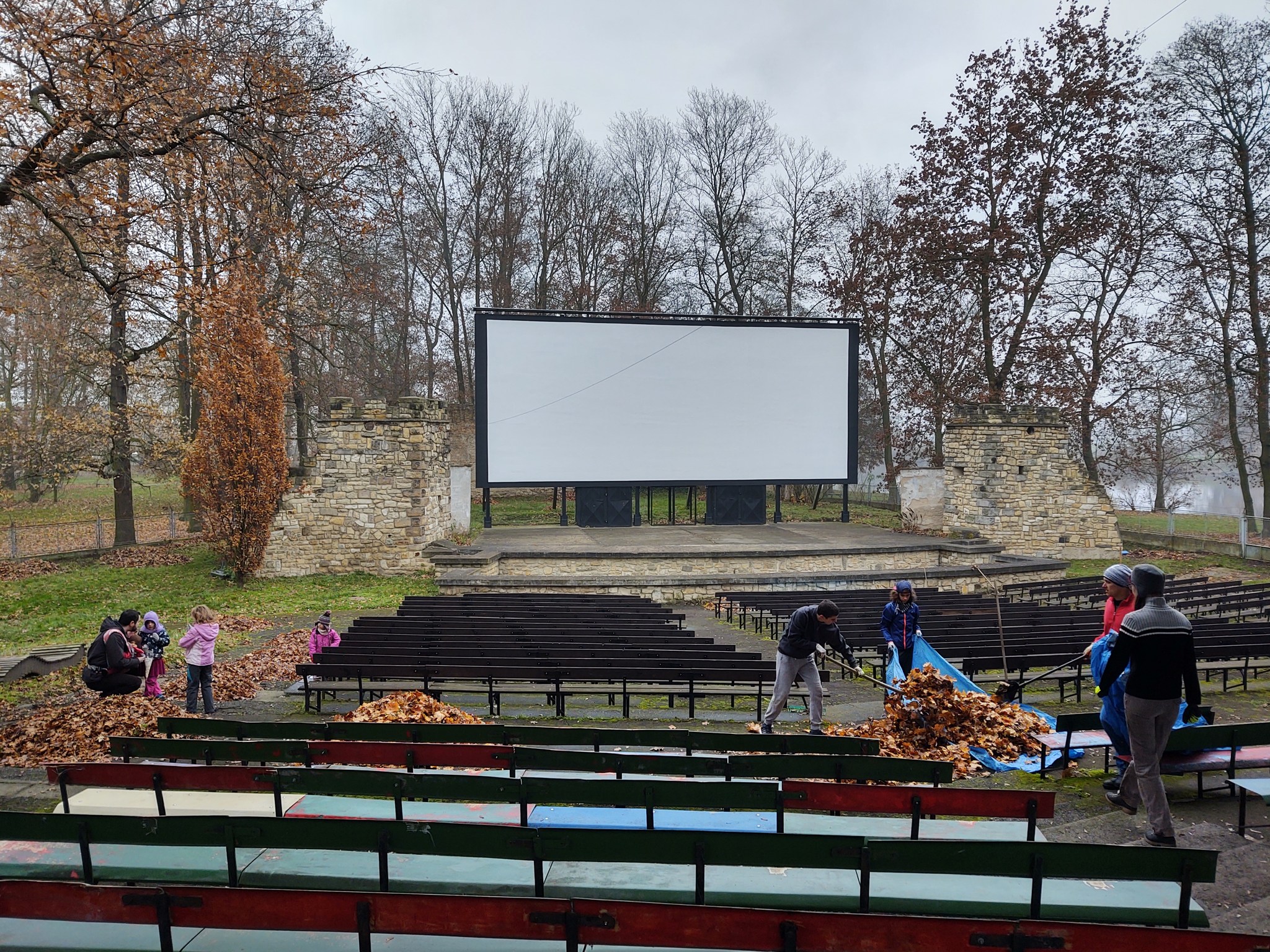Pomozte uklidit a zazimovat letní kino!