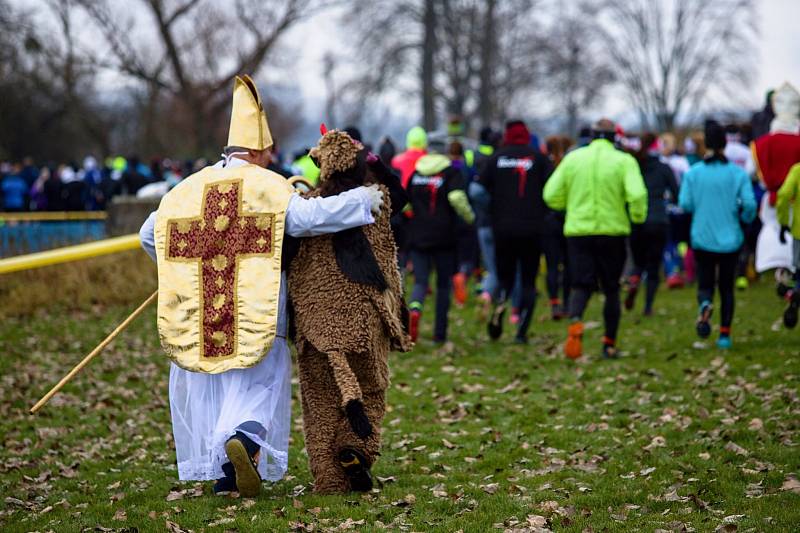 Účastníci Mikulášského běhu dostanou perníkové medaile