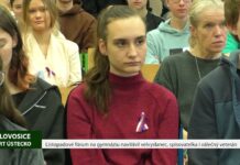 LOVOSICE: Listopadové fórum na gymnáziu navštívil velvyslanec, spisovatelka i válečný veterán