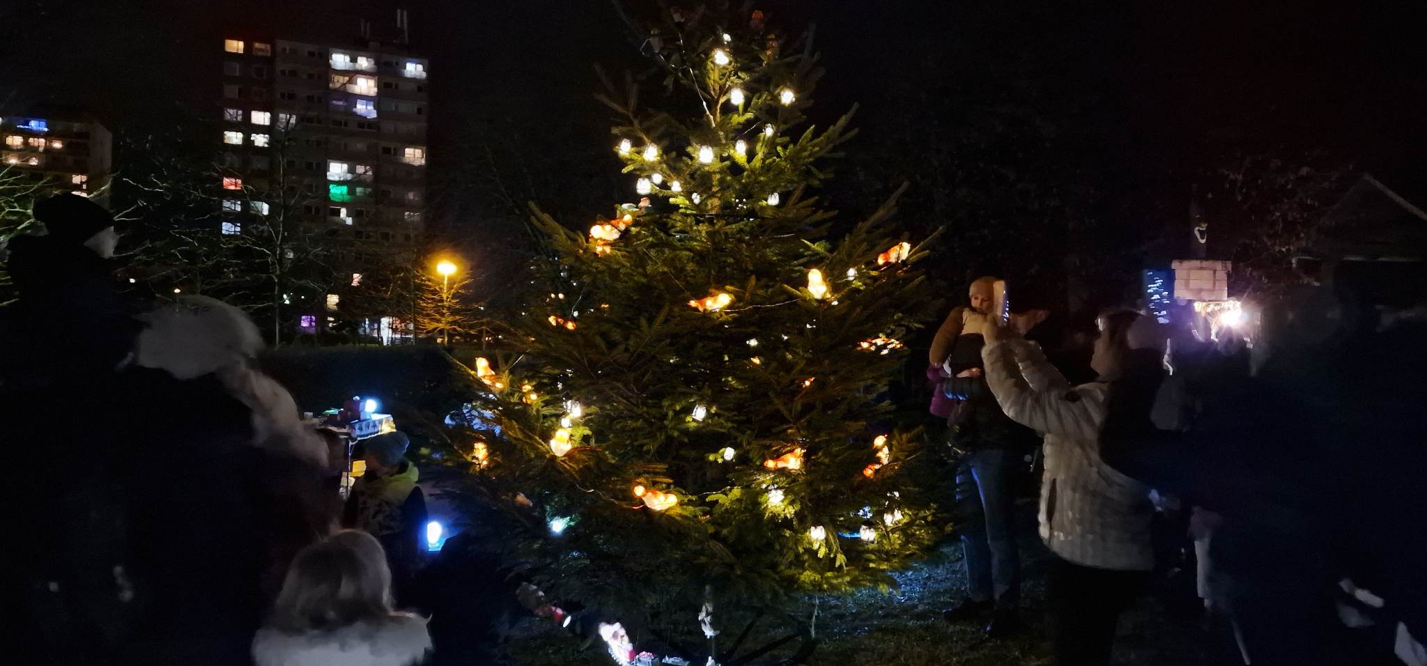 FOTOGALERIE: Rozsvícení vánočního stromu v Centru Srdíčko