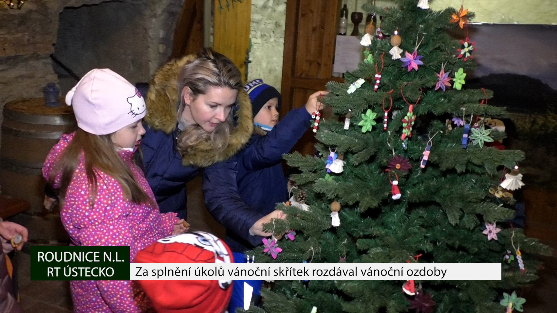 ROUDNICE N. L.: Za splnění úkolů vánoční skřítek rozdával vánoční ozdoby