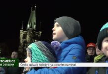 LITOMĚŘICE: Česko zpívalo koledy i na Mírovém náměstí