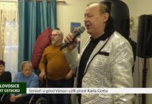 LOVOSICE: Senioři si před Vánoci užili písně Karla Gotta