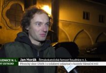 ROUDNICE N. L.: Pěvecký sbor Úštěk i v oslabení odzpíval v kostele Vánoční mši