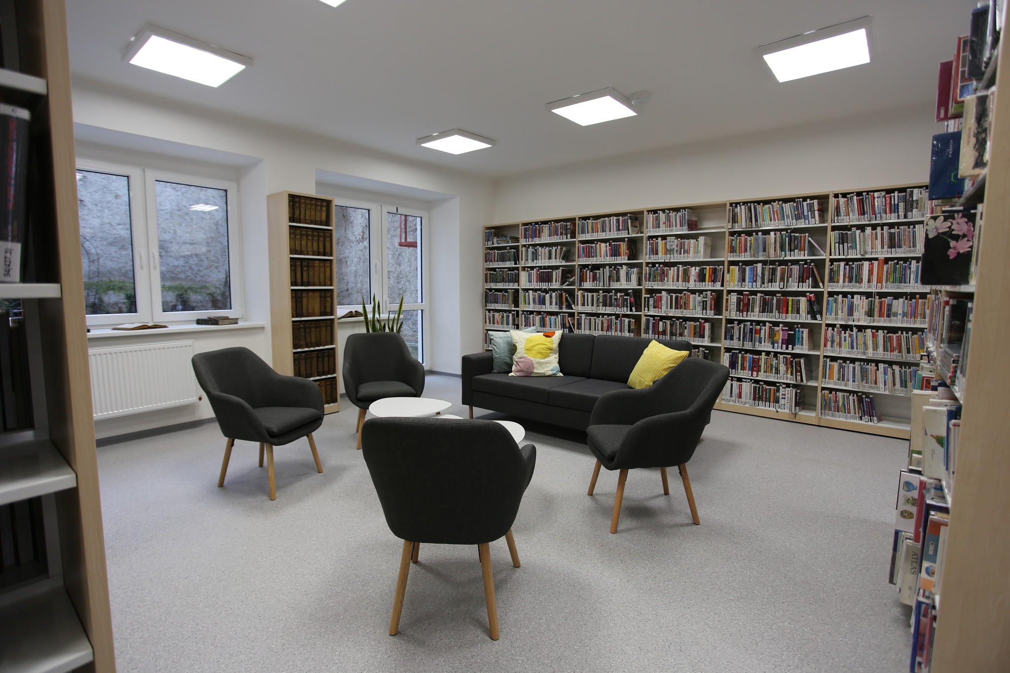 Zrekonstruovaná roudnická knihovna otevírá pro veřejnost