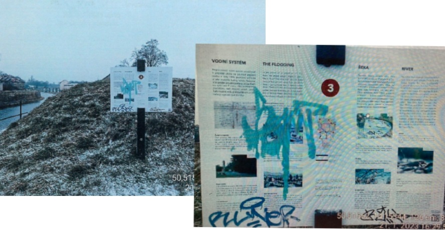 V Terezíně opět někdo poničil turistickou informační tabuli