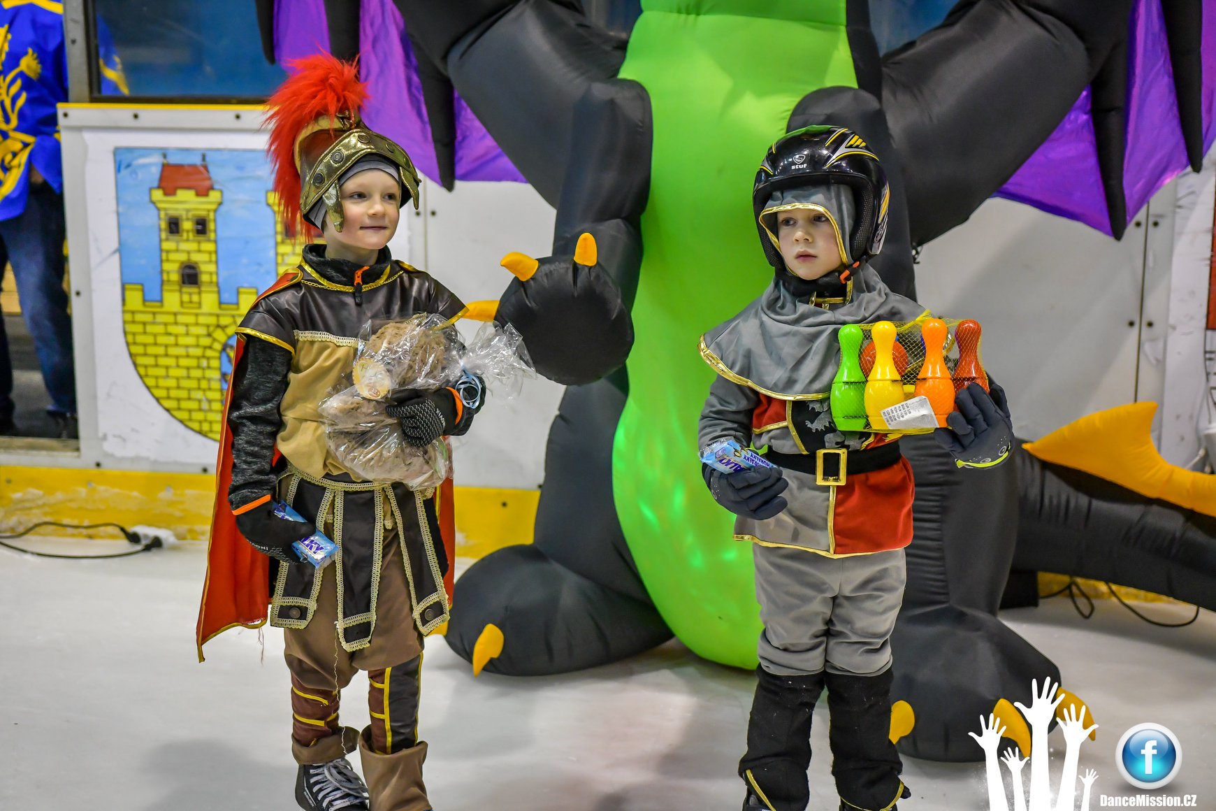 Pololetní prázdniny děti mohou oslavit Maškarním na ledě