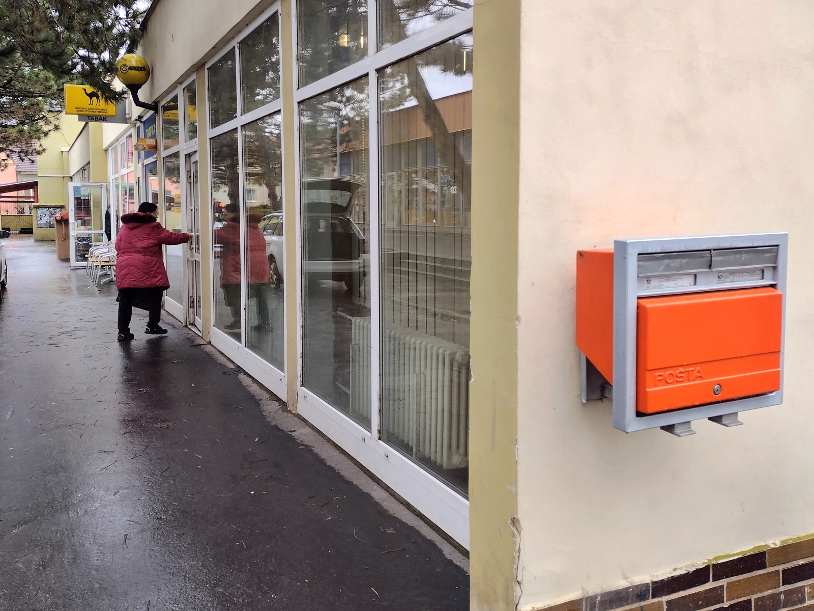 Zruší Česká pošta pokratickou pobočku? Lidem se to nelíbí!