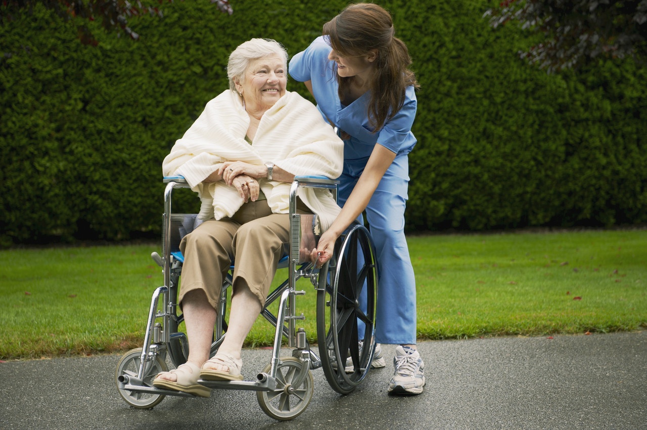 Výtěžek plesu Charity Litoměřice pomůže s péčí o seniory