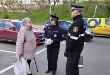 Policisté u nákupních center upozorňují na kapsáře