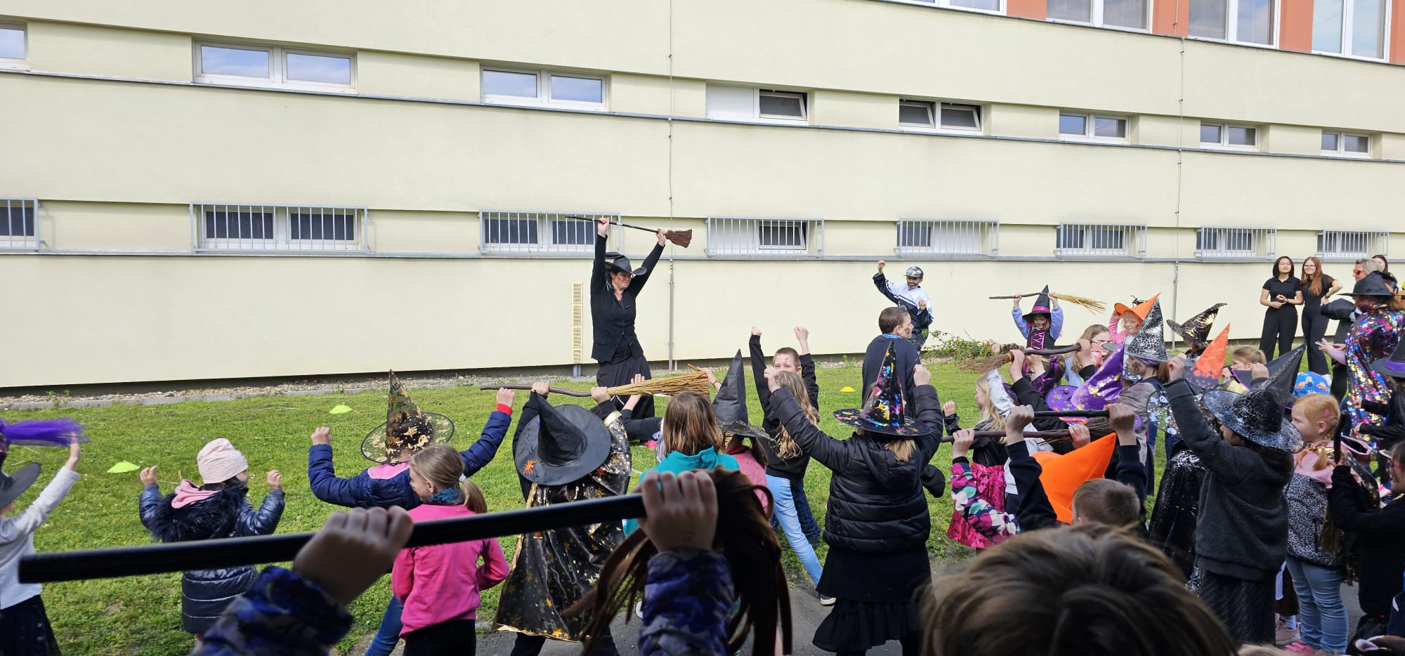 FOTOGALERIE: Čarodějnický slet na ZŠ Havlíčkova