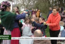 BÝČKOVICE: Děti z místního folklórního souboru přivítaly jaro
