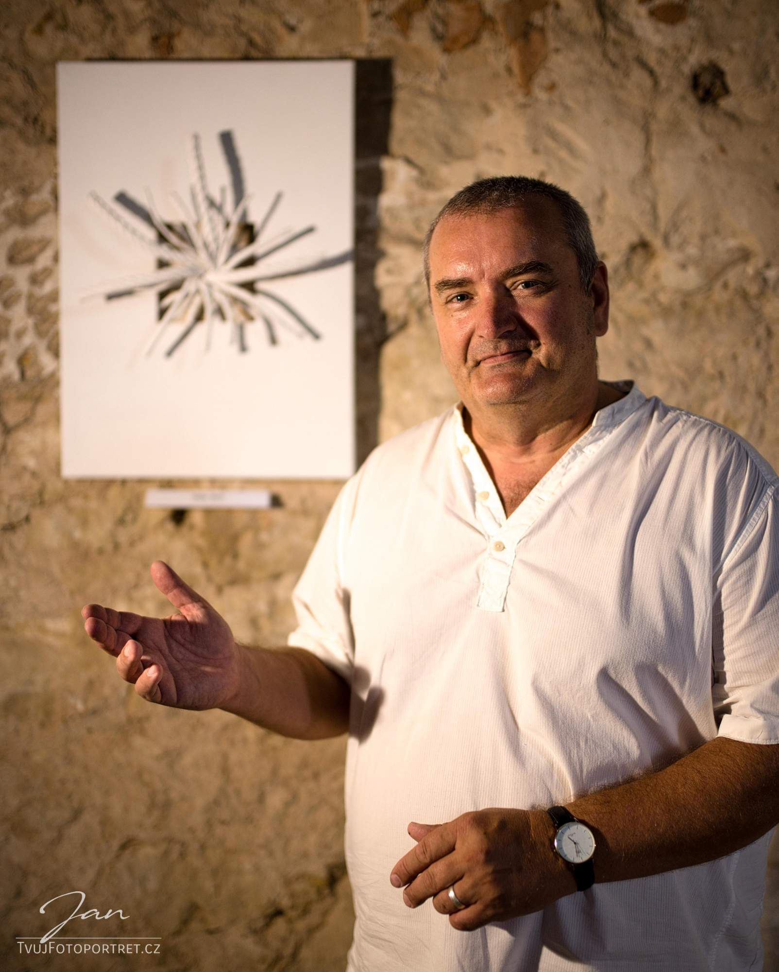 Petr Šika do Lovosic přiveze výtvarné objekty s jutovými lany