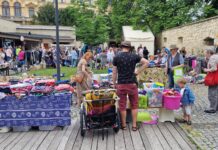 Fotogalerie: Blešák na tržnici s pohádkou Sváťova dividla