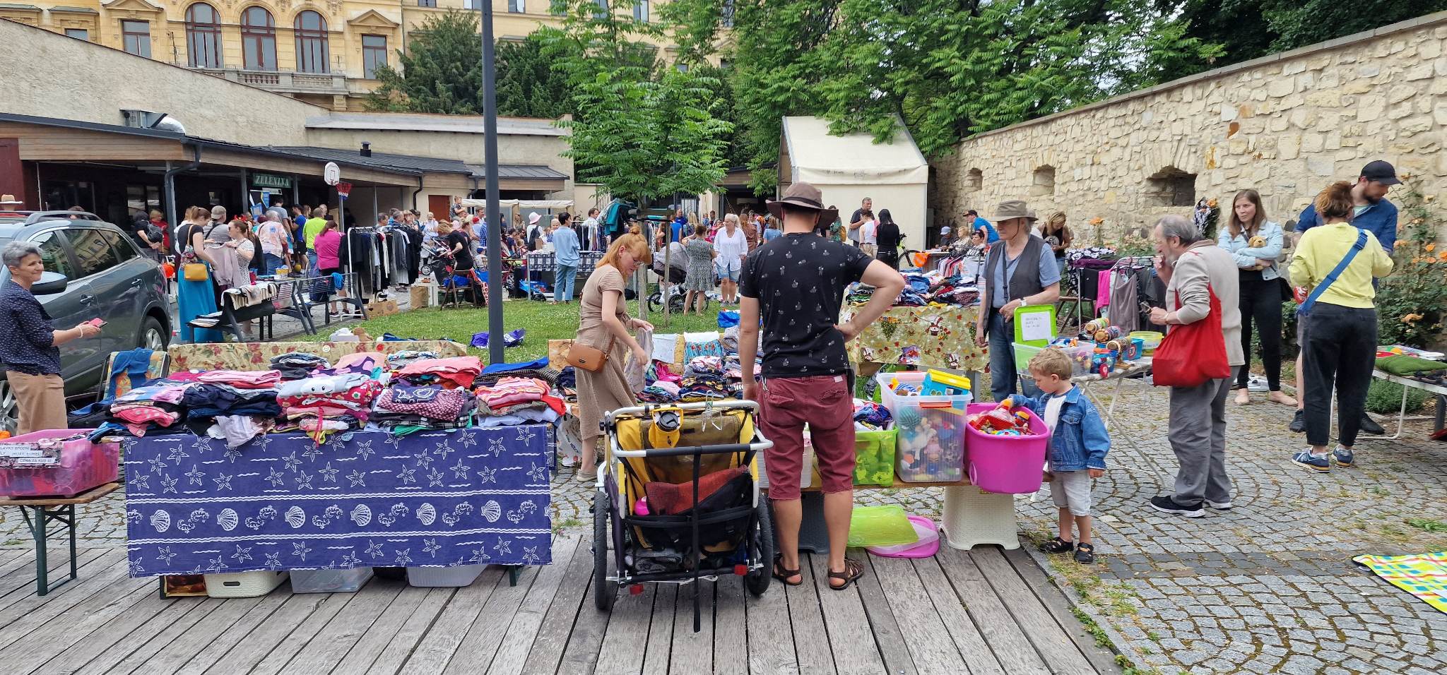 Fotogalerie: Blešák na tržnici s pohádkou Sváťova dividla