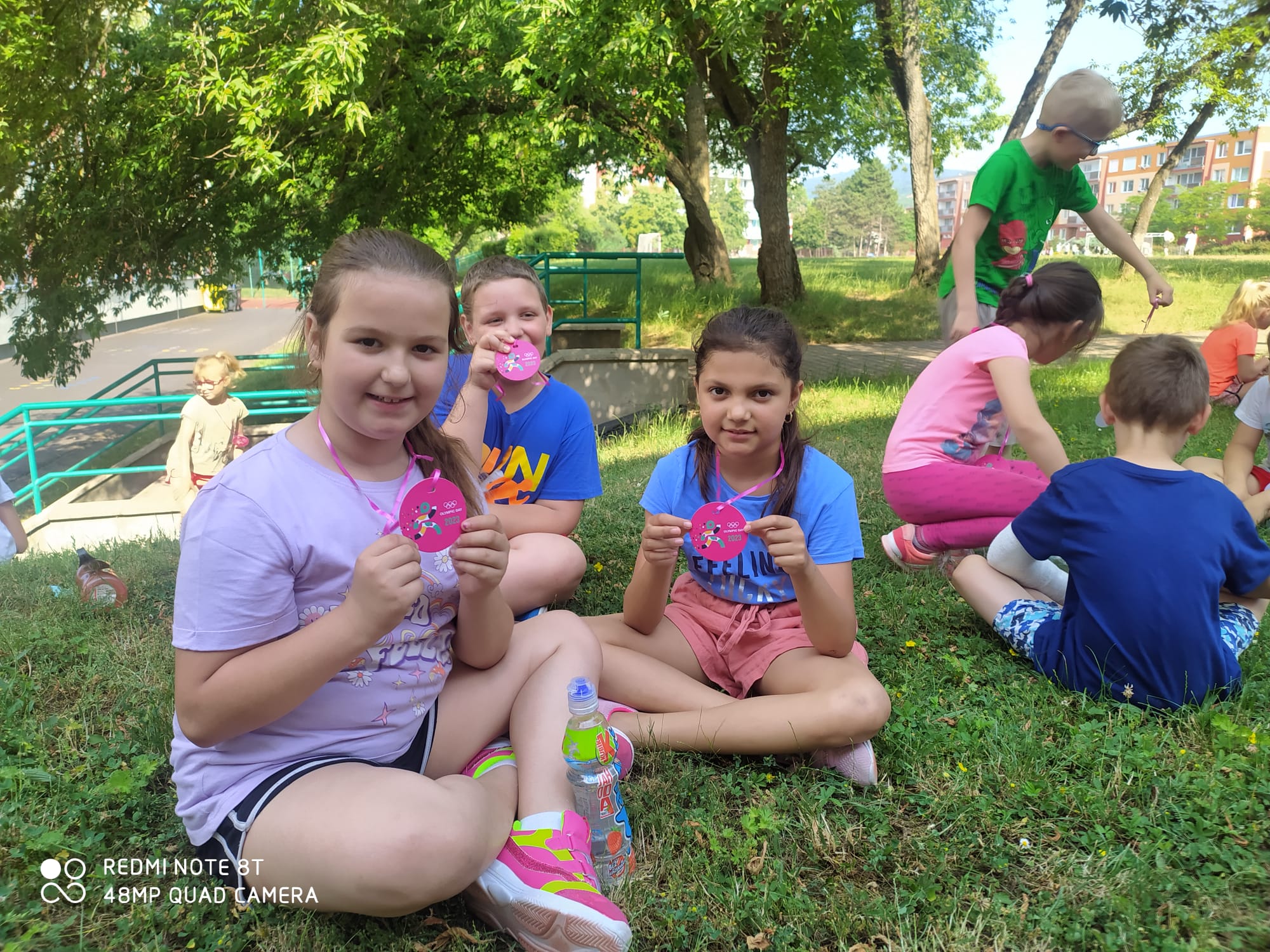 Olympijský den na ZŠ Havlíčkova s medailemi i zdravicí sportovců