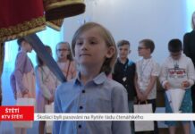ŠTĚTÍ: Školáci byli pasováni na Rytíře řádu čtenářského