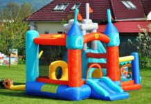 Pořádáte akci, kde budou děti? Půjčte si nafukovací skákací hrad (reklama)