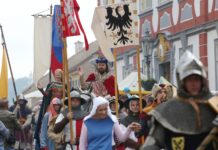 Do Úštěka v sobotu opět přijede Karel IV.