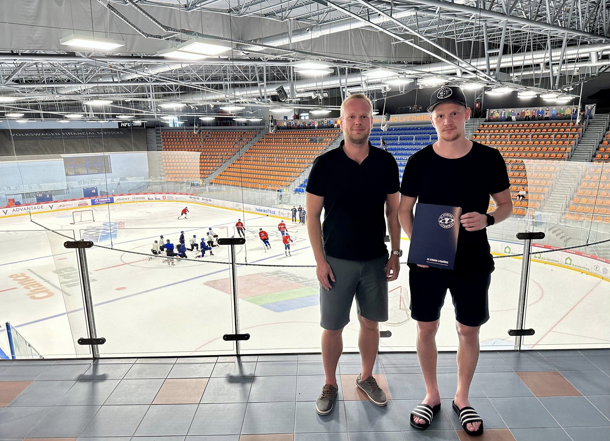 Kališníci přivítají v kabině dalšího cizince, do Litoměřic se vrací finský snajpr