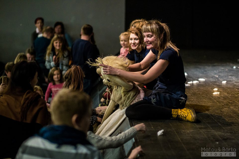 Kulturní dům Říp navštíví tři uklízečky a Sněhová královna
