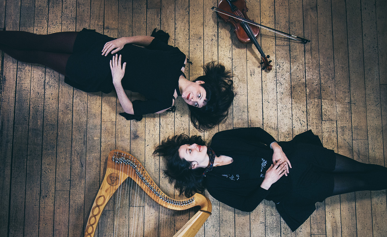 Harfa a housle společně pro kostel v Zahořanech