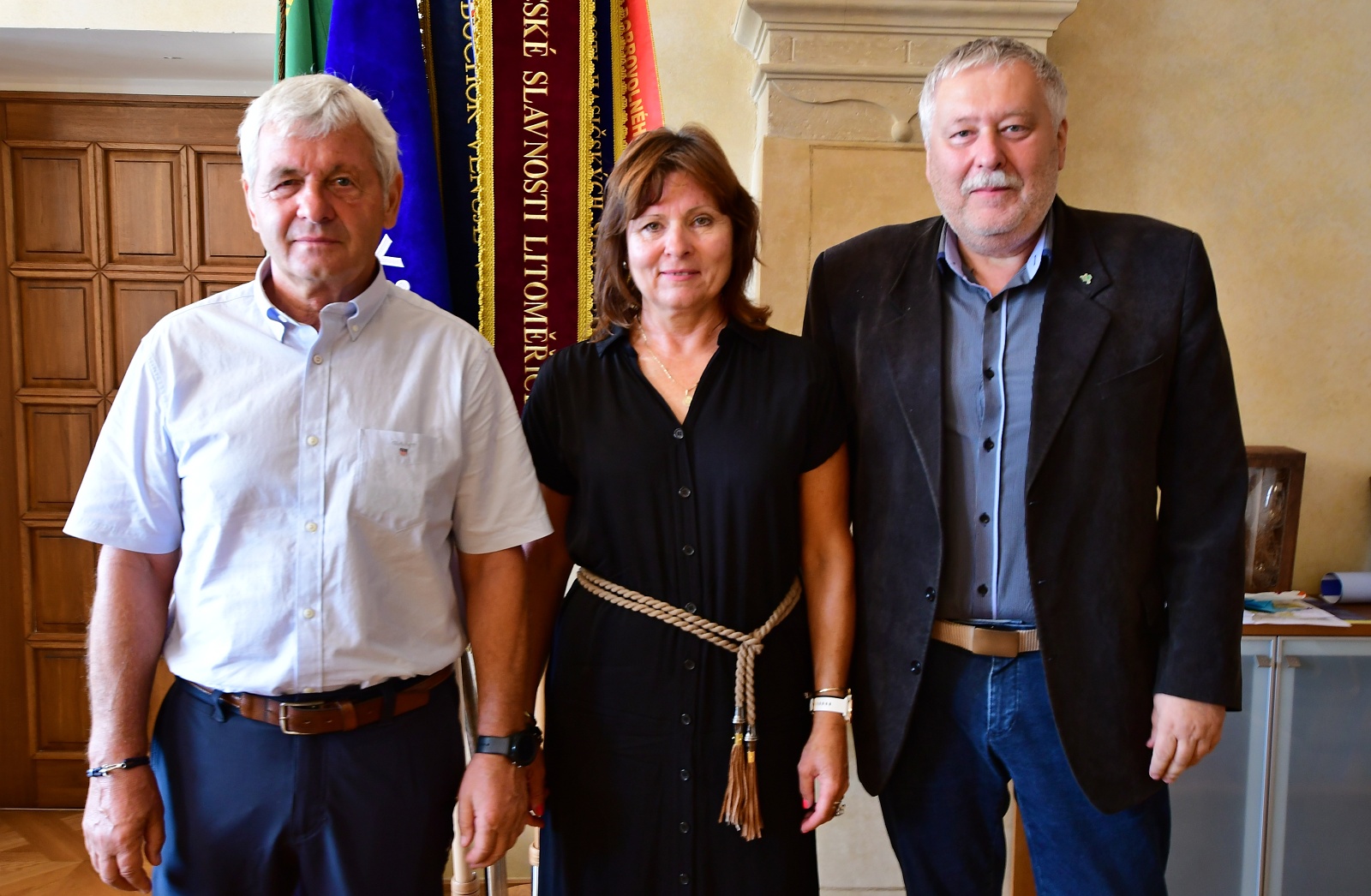 Za dlouholetou práci poděkoval starosta ředitelům odcházejícím do důchodu