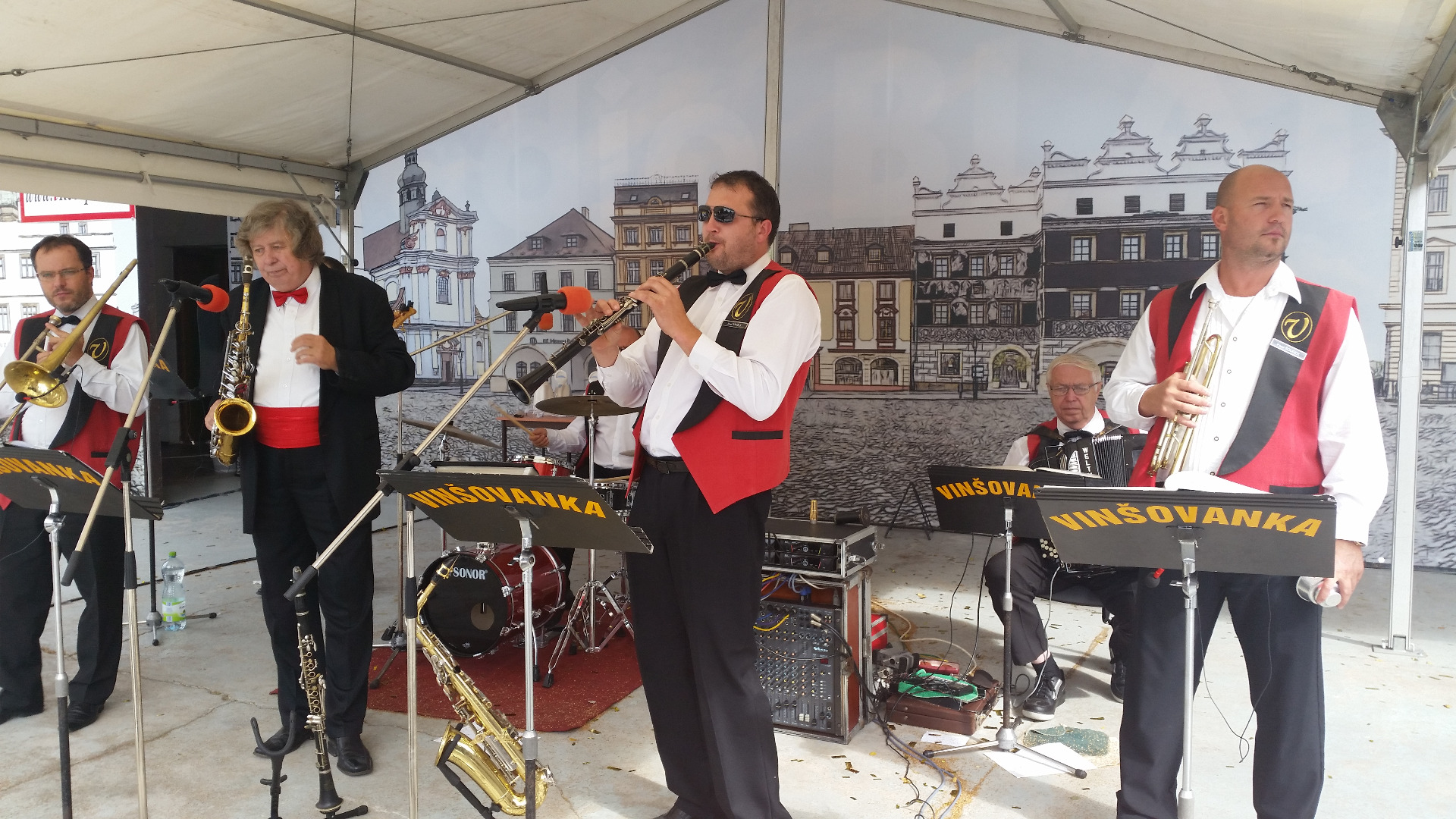 Babí léto v Lovosicích letos s kapelou Vinšovanka!