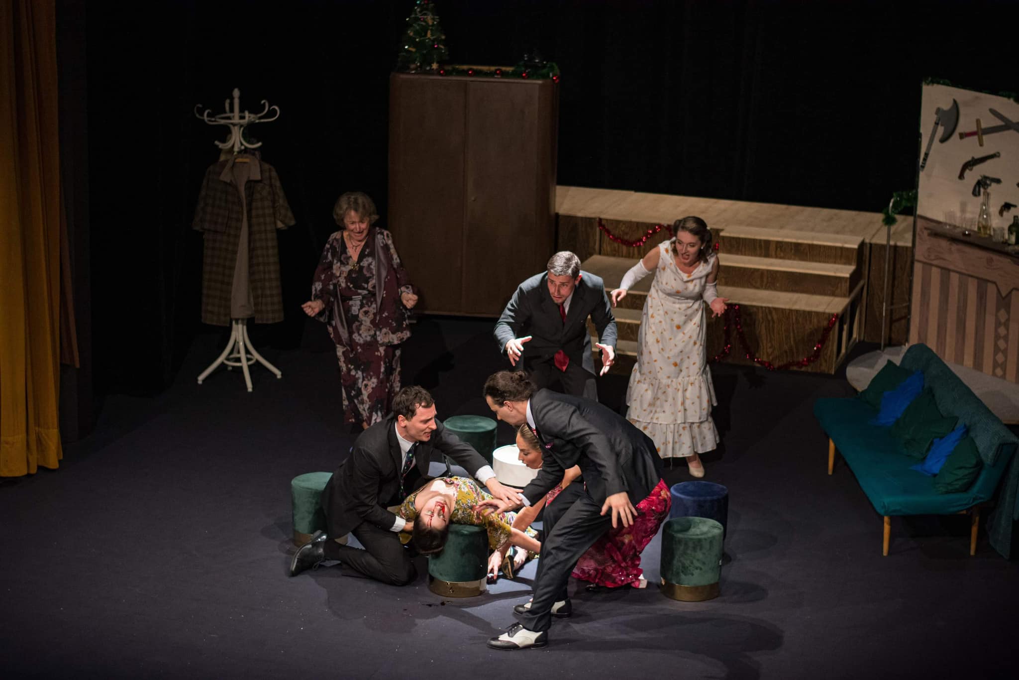 Hra začíná v Divadle Karla Hynka Máchy!