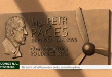 ROUDNICE N. L.: Na letišti odhalili pamětní desku zesnulého pilota