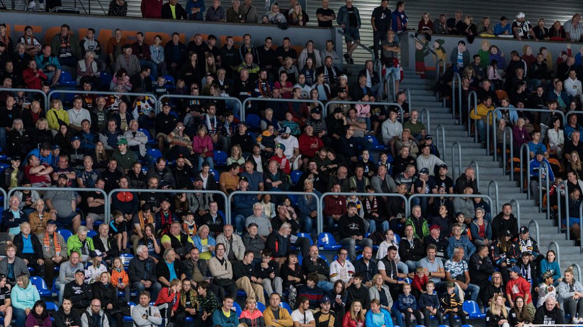 V Kalich Areně se nápoje nově prodávají ve vratných kelímcích