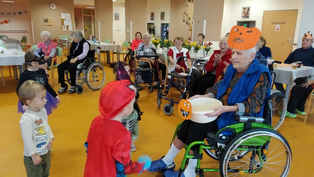 Halloween oslavili také klienti SeniorCentra SeneCura v Terezíně