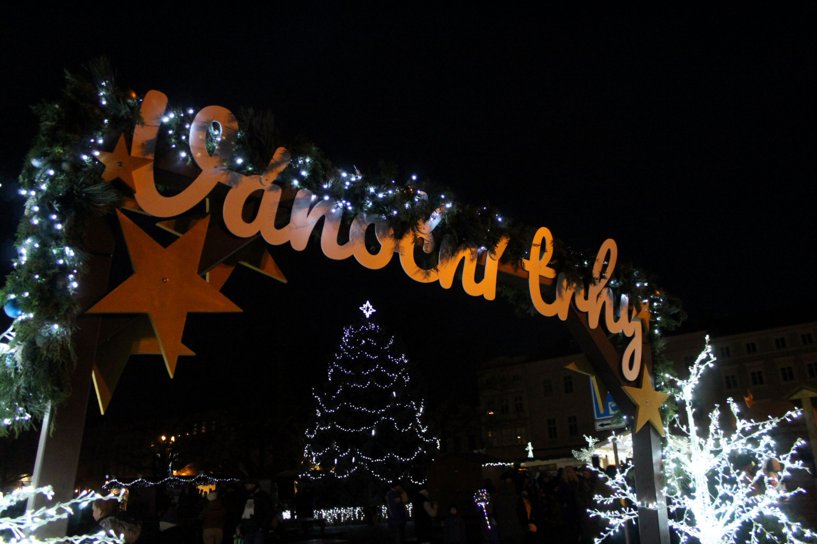 Vánoční trhy na Mírovém náměstí vrcholí