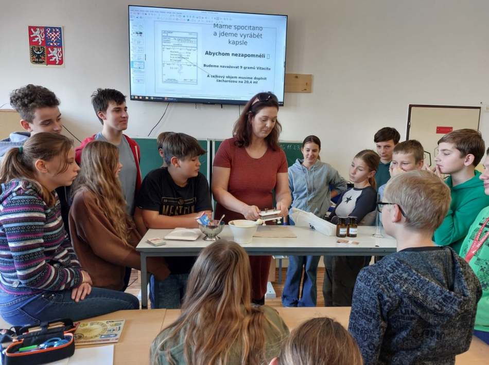 LITOMĚŘICE: Žáci ZŠ Boženy Němcové si vyzkoušeli práci lékárníka