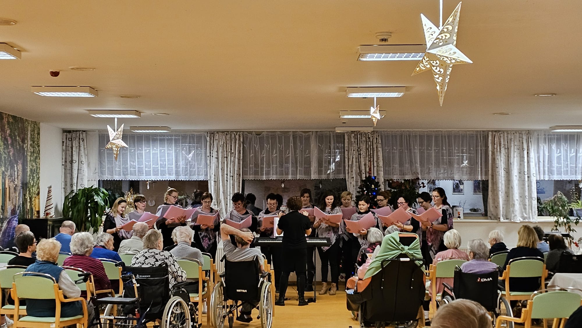 Třebenický ženský sbor zazpíval v SeniorCentru SeneCura