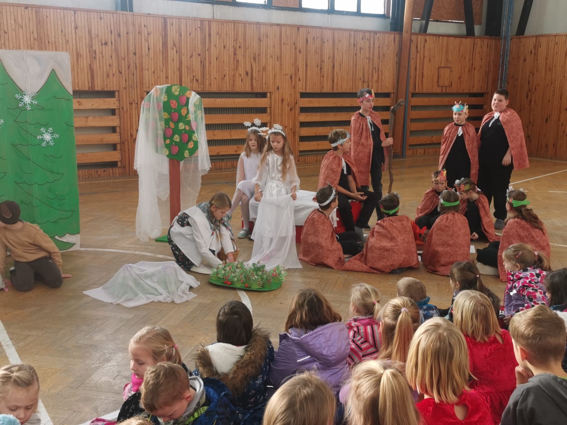 ZŠ Všehrdova chce pomoci onkologicky nemocnému chlapci divadlem