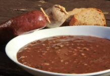 Benefiční vepřové hody na náměstí podpoří Tříkrálovou sbírku