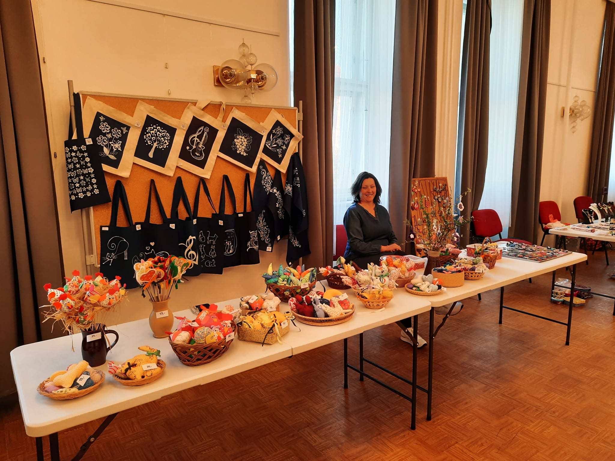 V roudnické knihovně začal tradiční „Velikonoční jarmark“