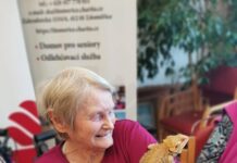 Ježíškova vnoučata k seniorům přivezla malou Zoo