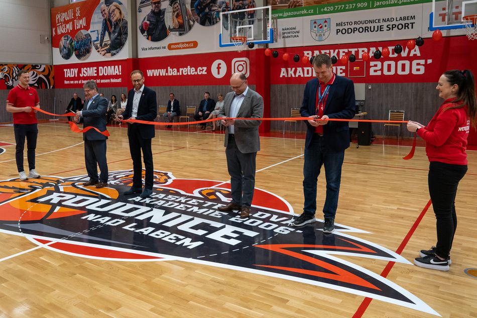 V Roudnici nad Labem byla slavnostně otevřena nová sportovní hala – Mondi aréna